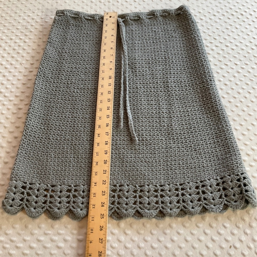DKNY Crochet Skirt Womens M Gray Lambswool Scalloped Hem Drawstring Mini Skirt - Picture 2 of 5
